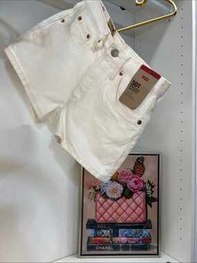 🔥 Levi's White High-Rise Denim Shorts brand new size 26